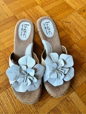 b.o.c. Women's  White Floral Slip-On Mules Sandals Size 7